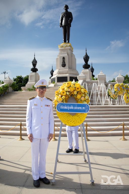 DGA ร่วมพิธีวางพวงมาลาถวายสักการะพระบรมราชานุสาวรีย์พระบาทสมเด็จพระบรมชนกาธิเบศร มหาภูมิพลอดุลยเดชมหาราช บรมนาถบพิตร เนื่องใน “วันนวมินทรมหาราช”